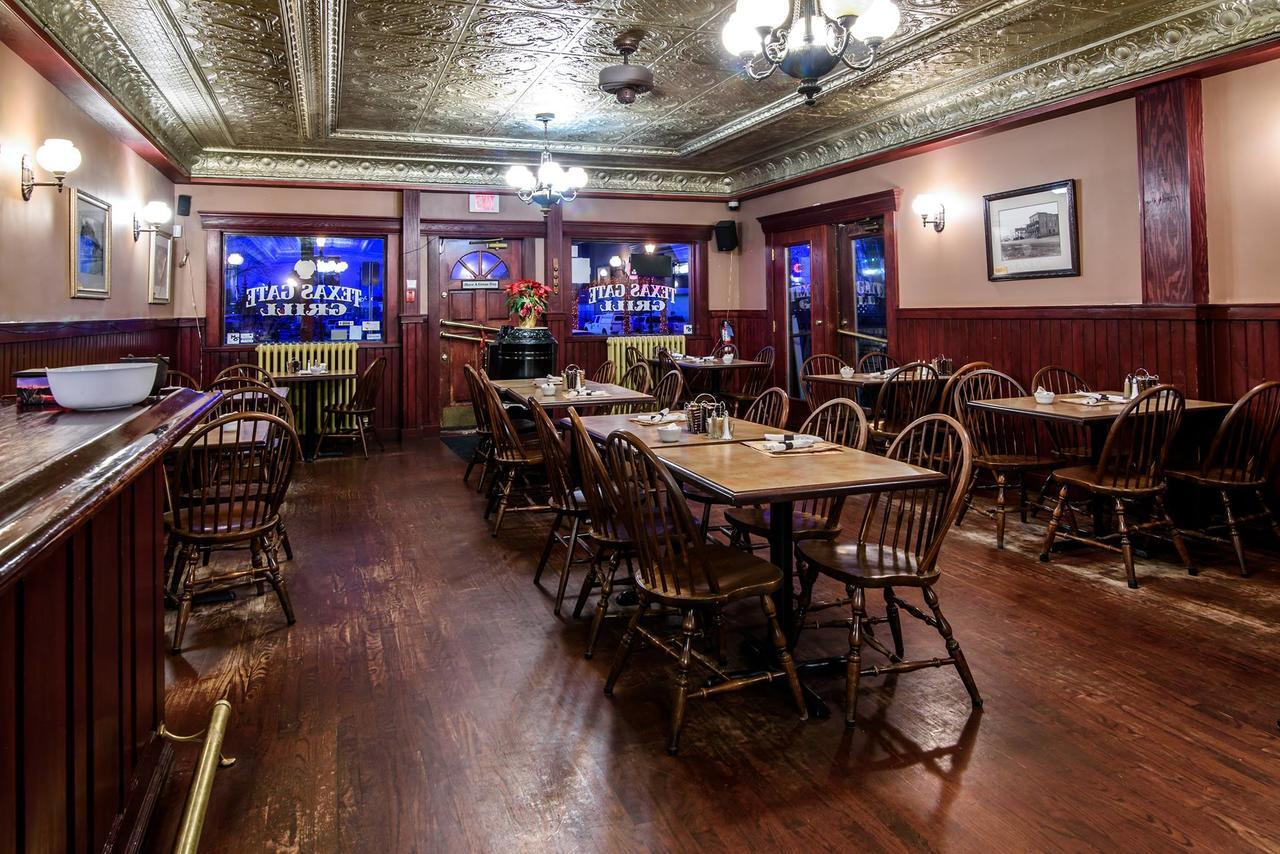 The Cochrane Rockyview Hotel エクステリア 写真