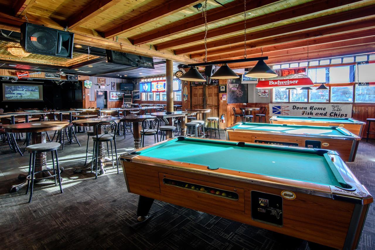 The Cochrane Rockyview Hotel エクステリア 写真