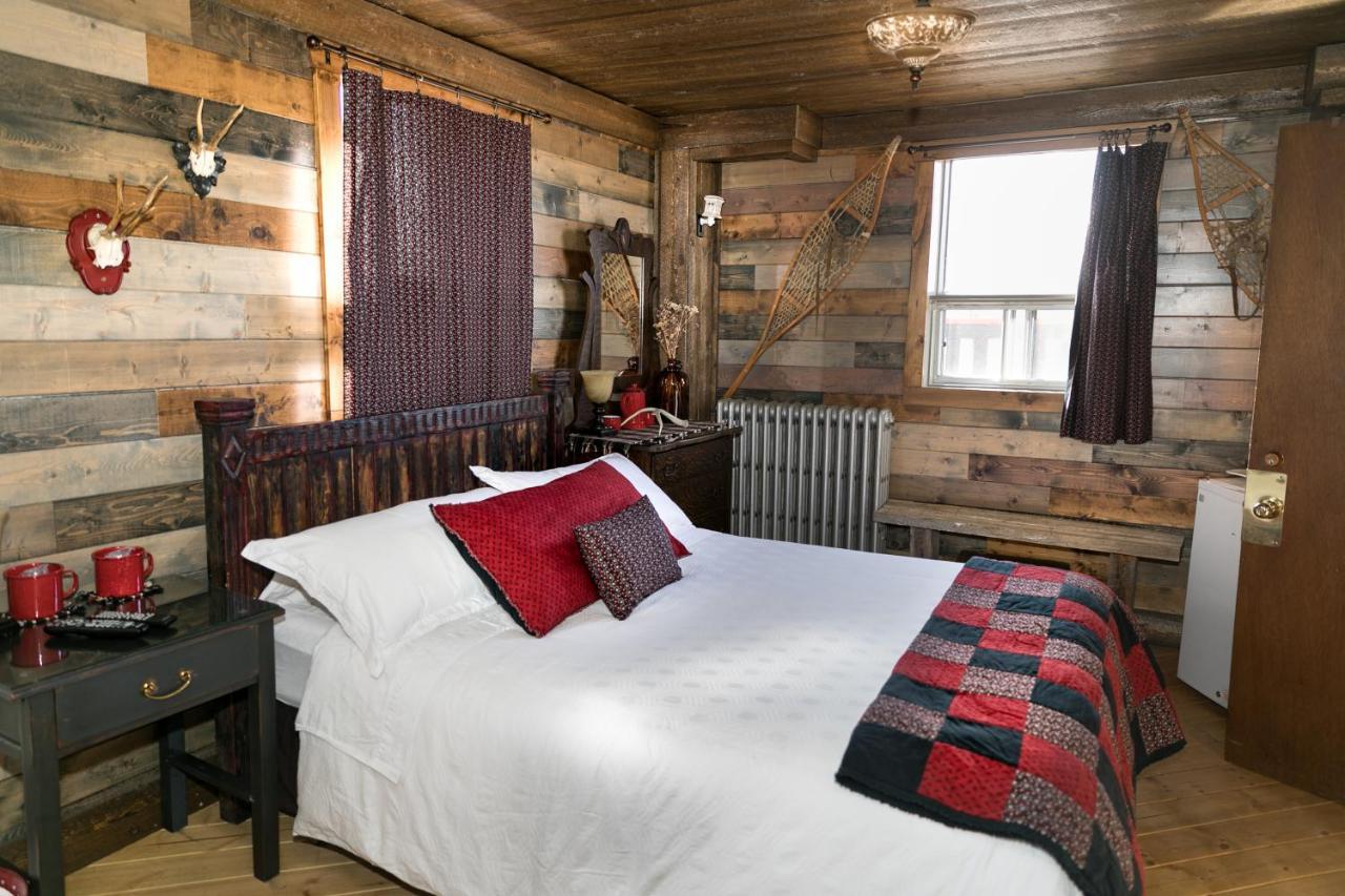 The Cochrane Rockyview Hotel エクステリア 写真