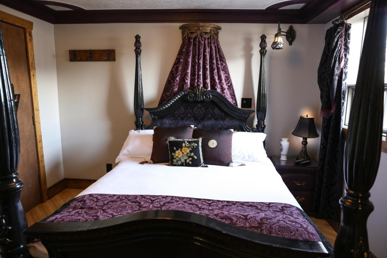 The Cochrane Rockyview Hotel エクステリア 写真