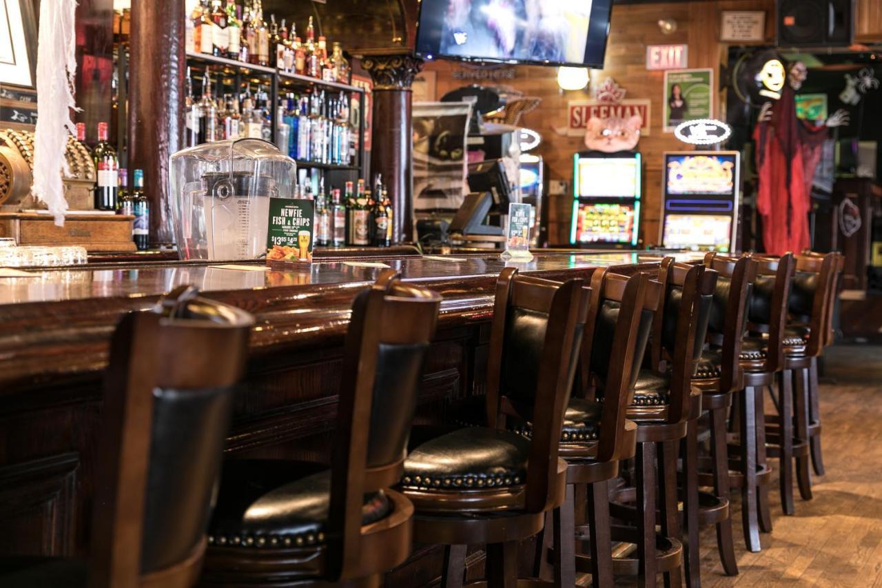 The Cochrane Rockyview Hotel エクステリア 写真