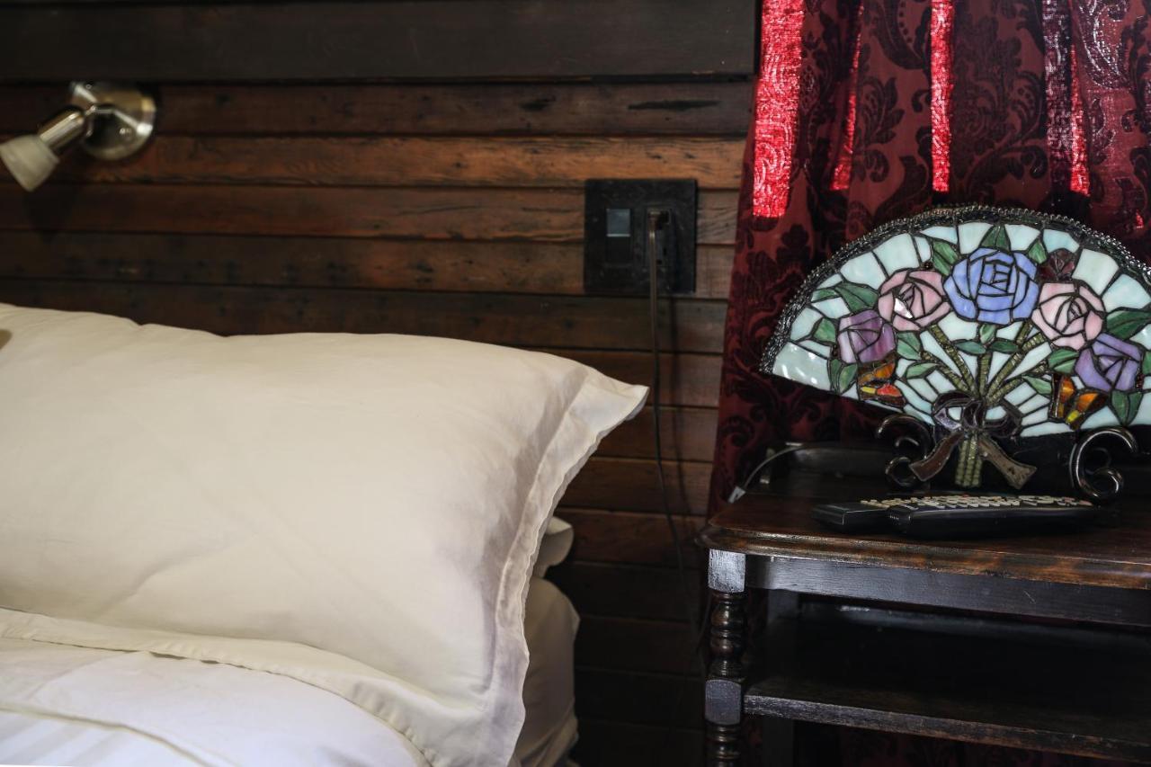 The Cochrane Rockyview Hotel エクステリア 写真