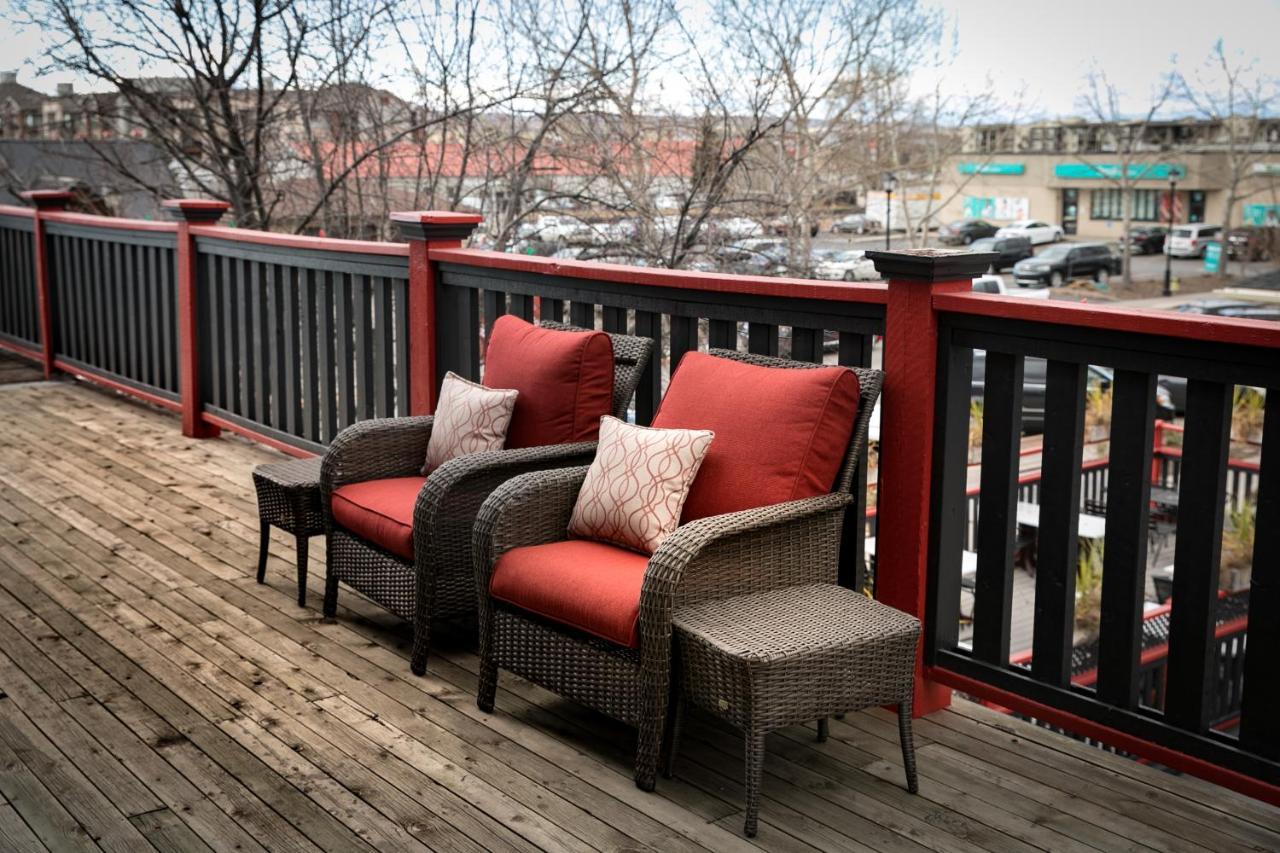 The Cochrane Rockyview Hotel エクステリア 写真