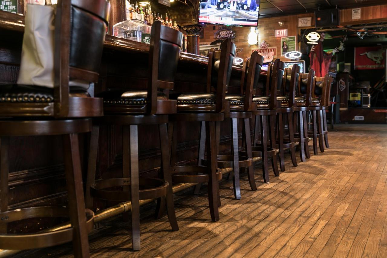 The Cochrane Rockyview Hotel エクステリア 写真