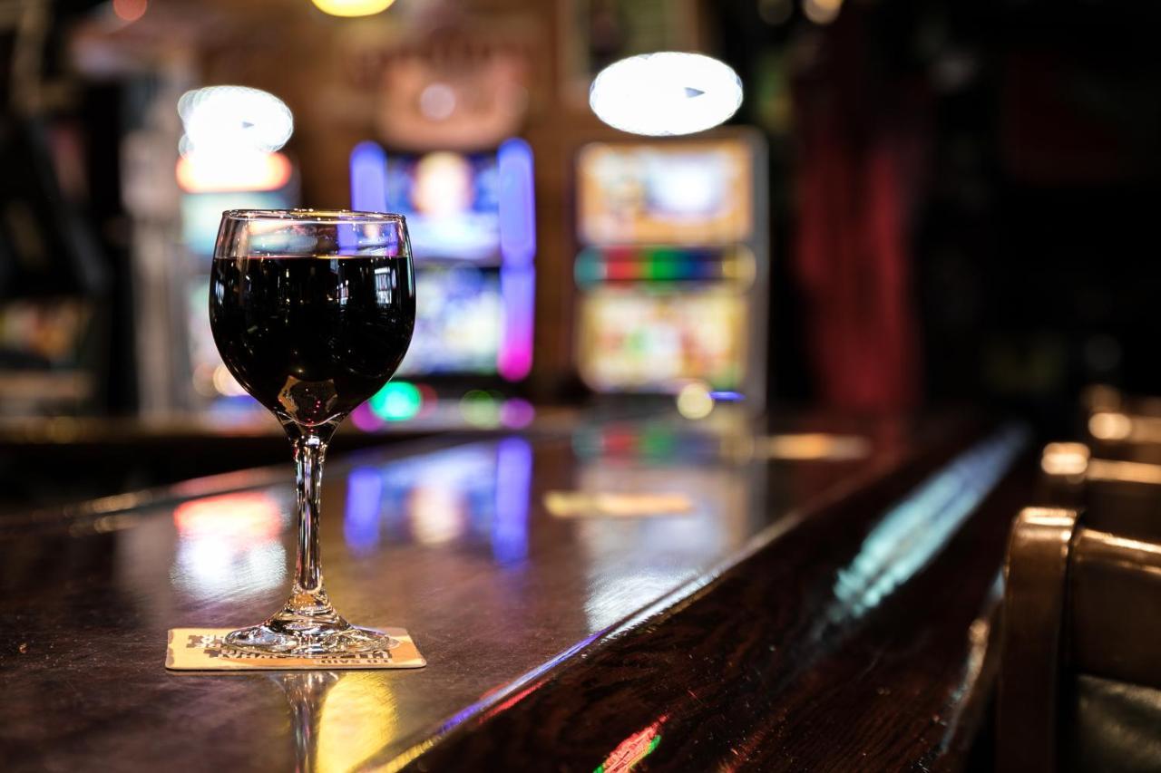The Cochrane Rockyview Hotel エクステリア 写真